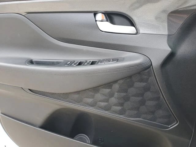 2023 Hyundai Santa Fe - Image 18