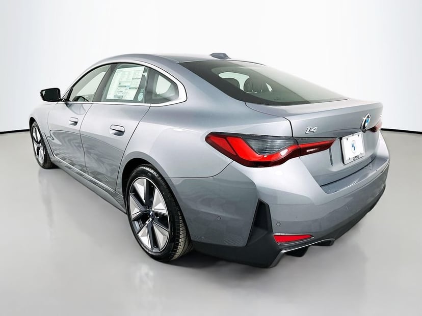 2026 BMW i4 - Image 7
