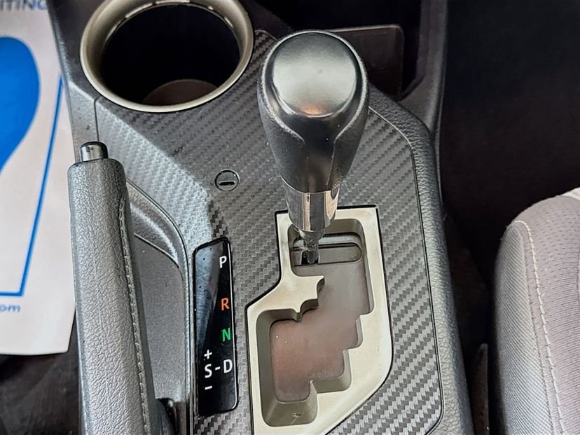 2015 Toyota RAV4 - Image 20
