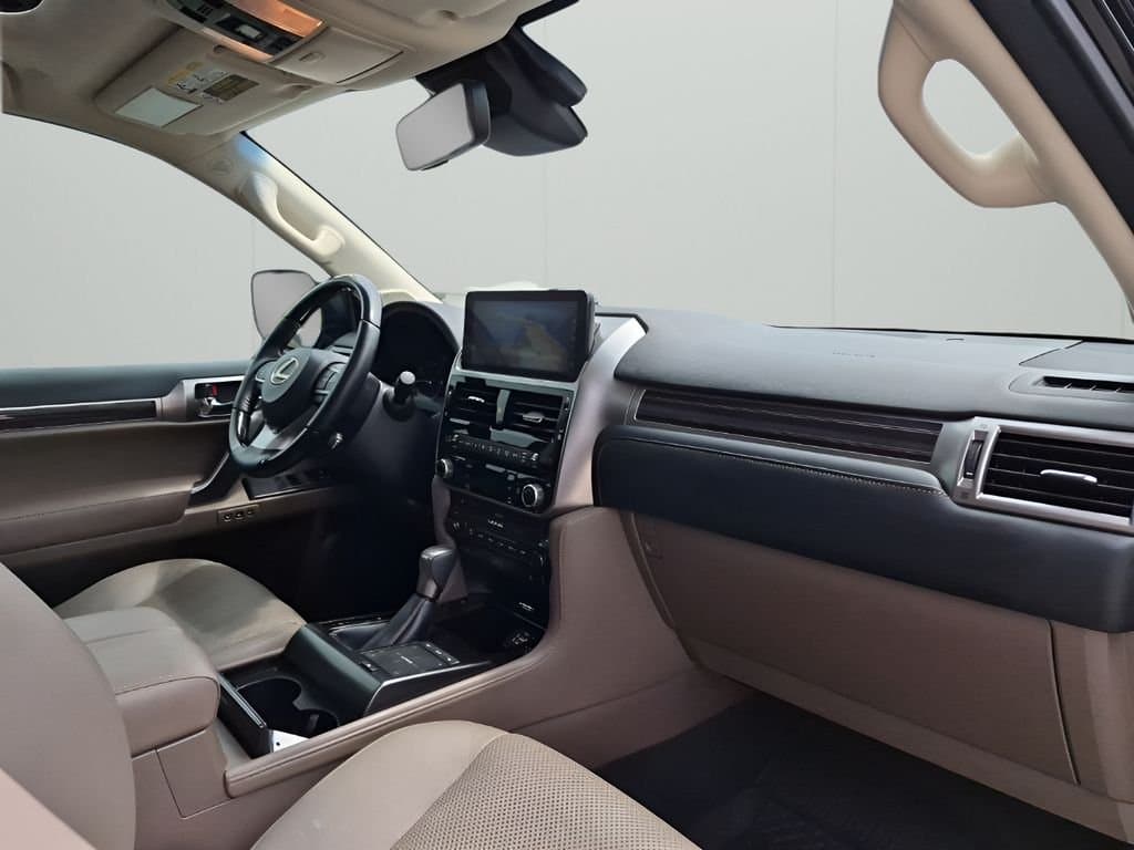2022 Lexus GX - Image 14