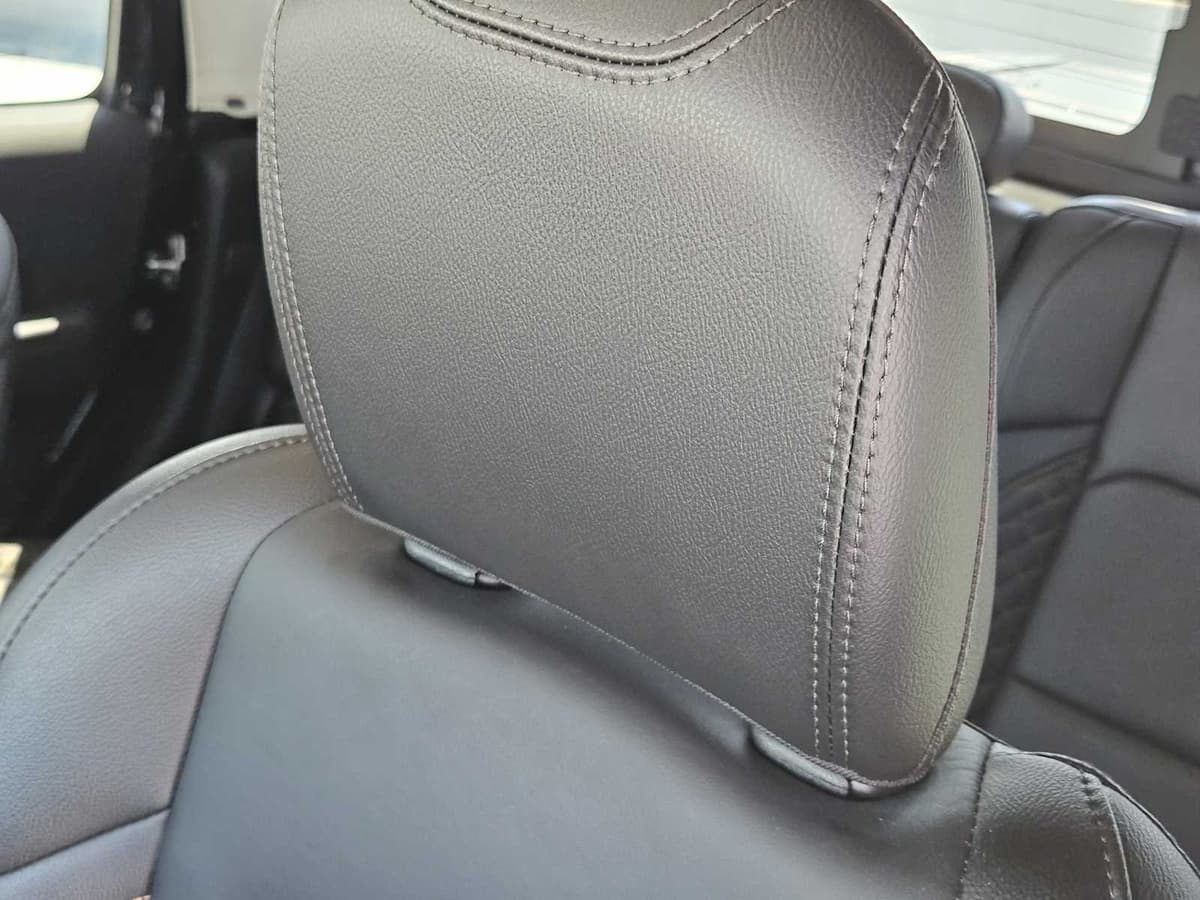 2023 Jeep Gladiator - Image 13