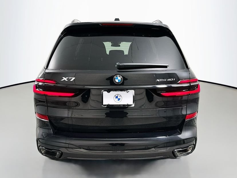 2026 BMW X7 - Image 6