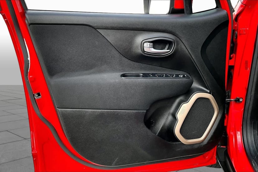2016 Jeep Renegade - Image 22