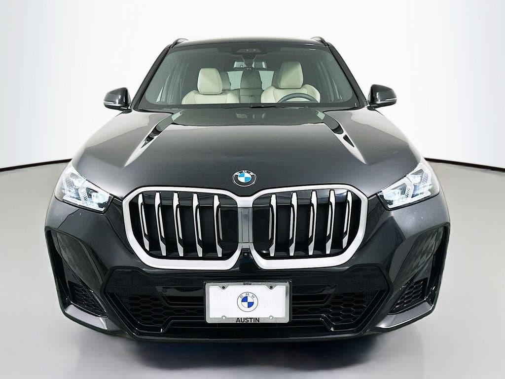 2025 BMW X1 - Image 2