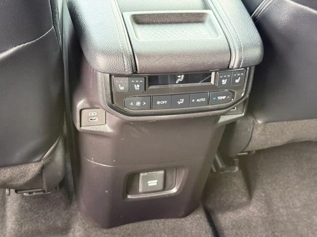2025 Toyota Grand Highlander Hybrid - Image 26