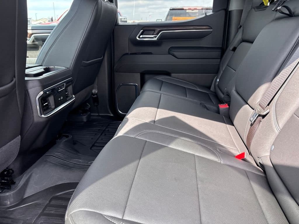 2024 GMC Sierra 1500 - Image 25