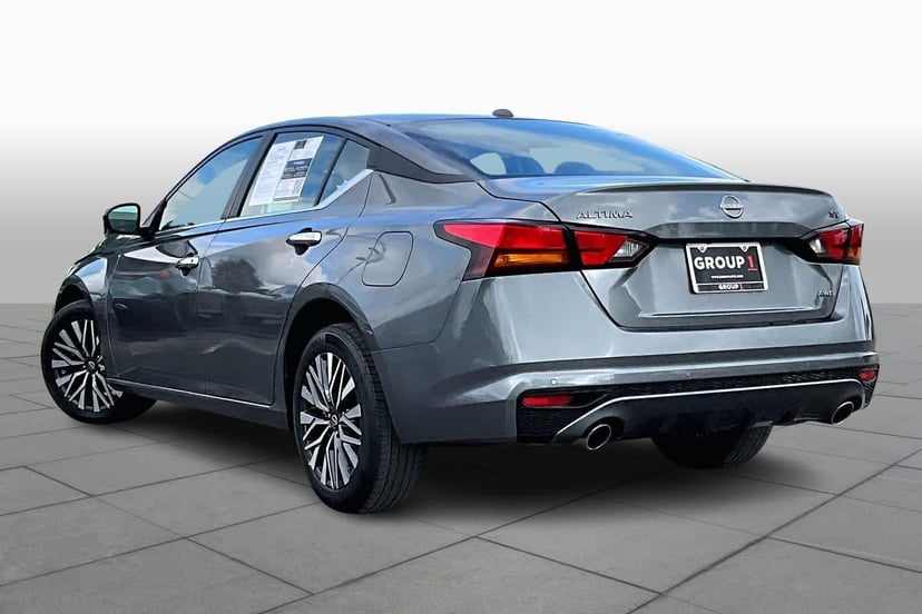 2023 Nissan Altima - Image 12
