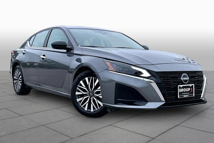 2025 Nissan Altima - Image 3