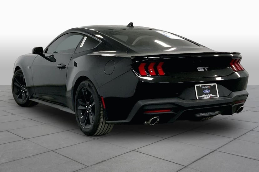 2026 Ford Mustang - Image 10