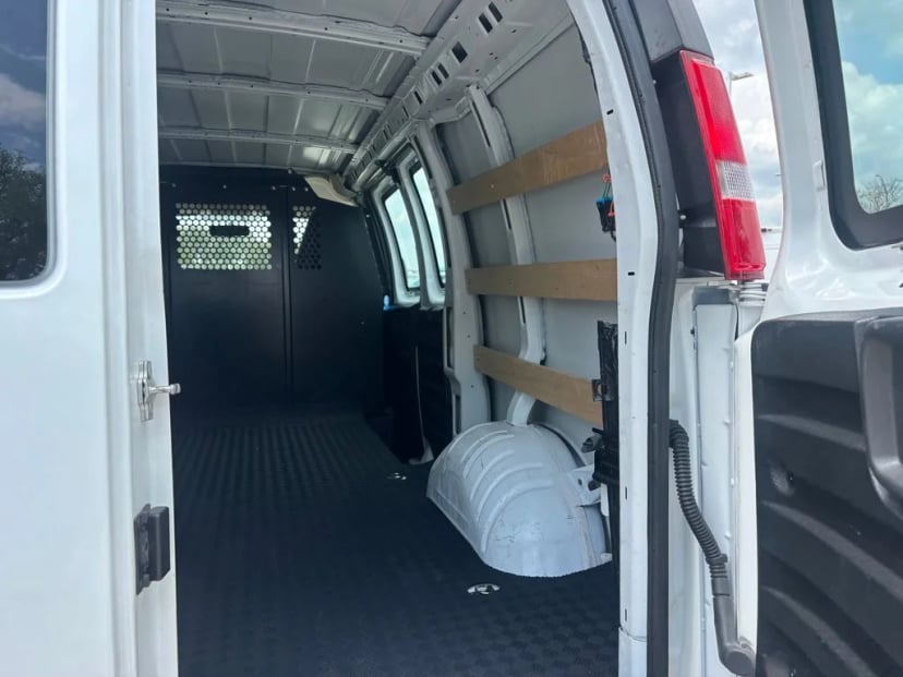2024 GMC Savana 2500 - Image 17