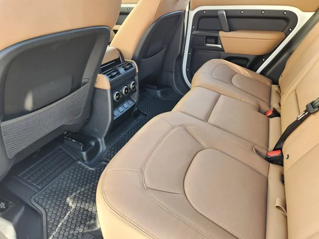 2026 Land Rover Defender 110 - Image 20