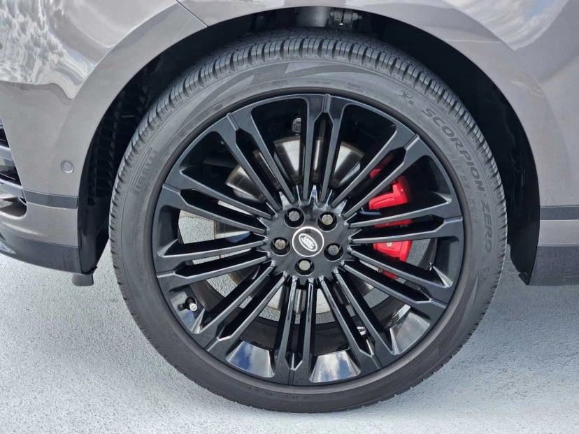 2025 Land Rover Range Rover Velar - Image 10
