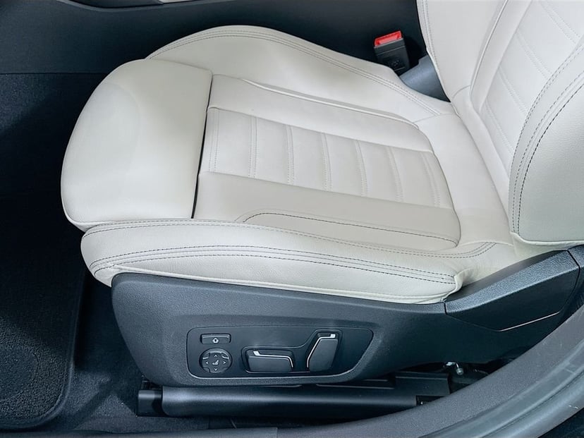2026 BMW 3 Series - Image 21