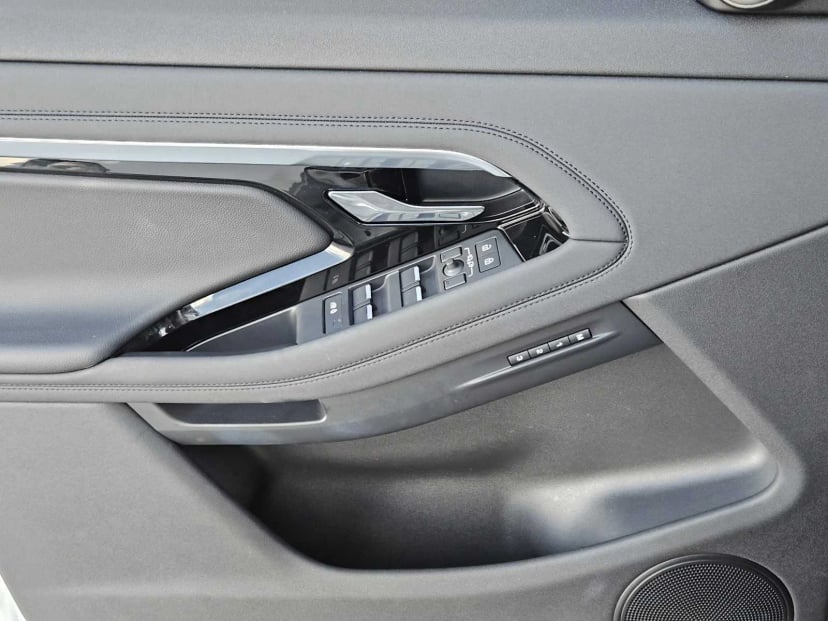 2023 Land Rover Range Rover Evoque - Image 21