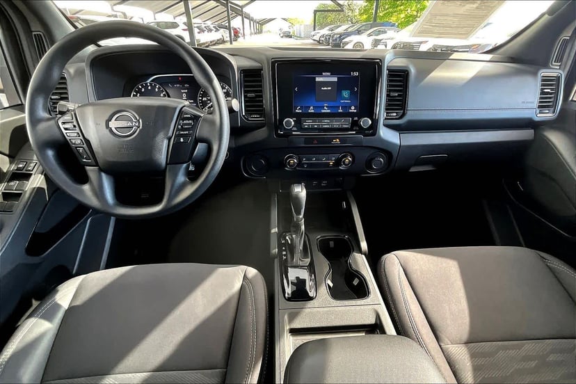 2023 Nissan Frontier - Image 15