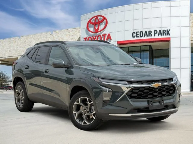 2025 Chevrolet Trax - Image 1