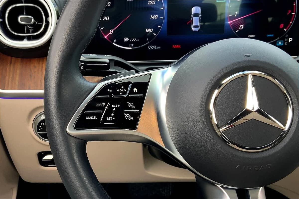 2023 Mercedes-Benz C 300 - Image 22