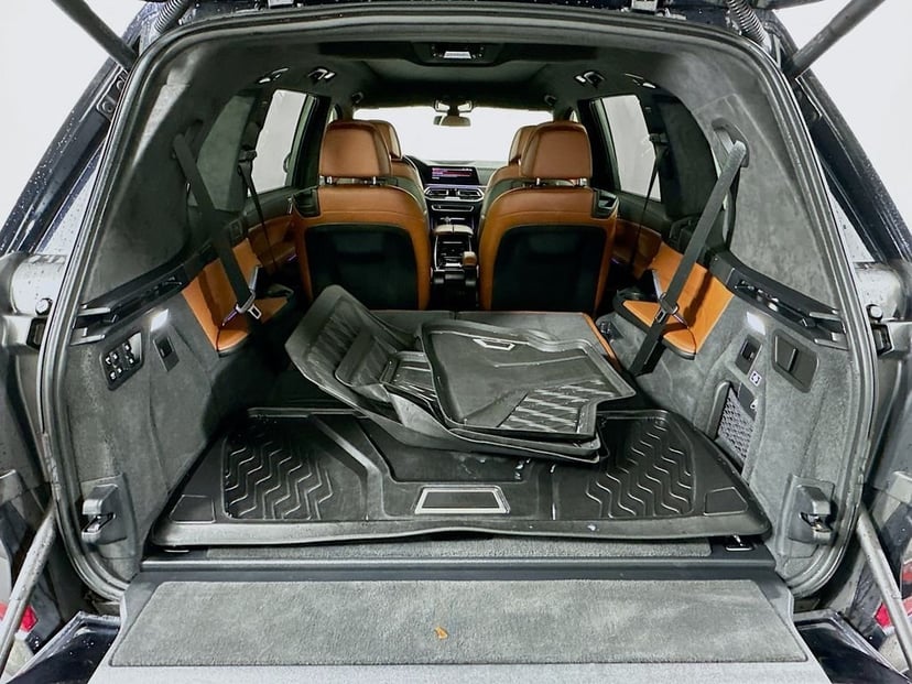 2022 BMW X7 - Image 27