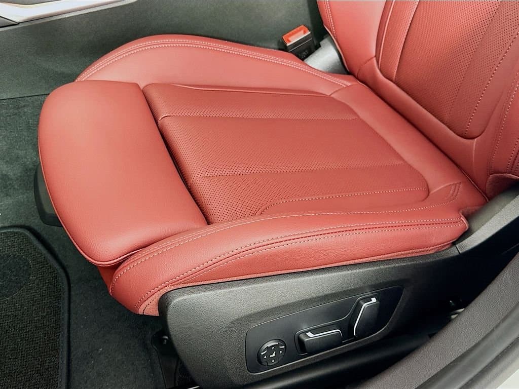 2026 BMW 3 Series - Image 21