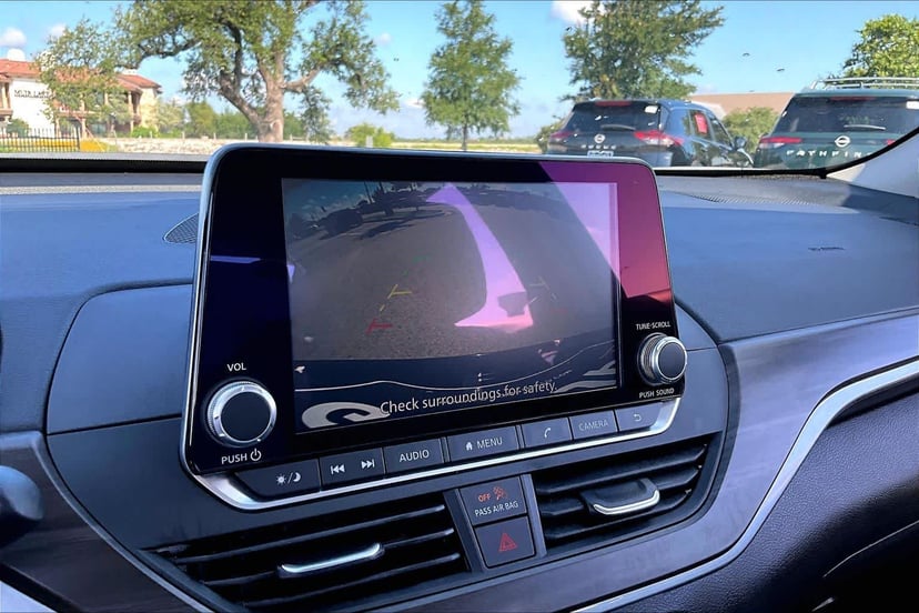 2025 Nissan Altima - Image 27
