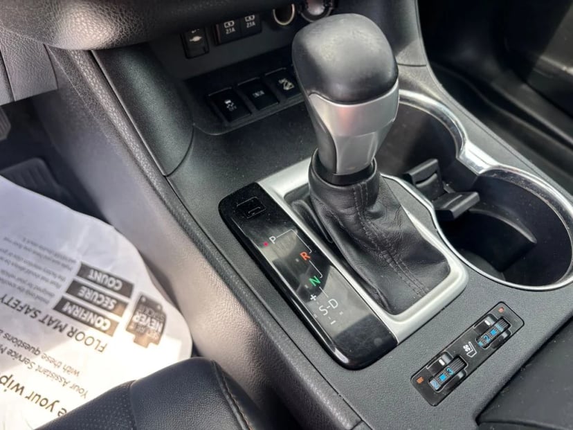 2017 Toyota Highlander - Image 17
