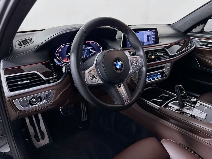 2022 BMW 7 Series - Image 9