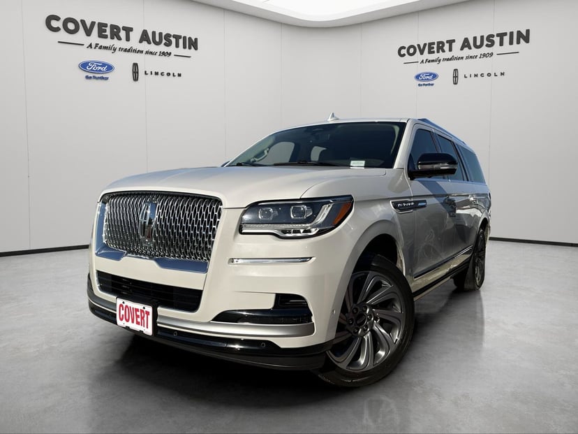 2023 Lincoln Navigator L - Image 1