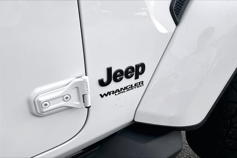 2021 Jeep Wrangler - Image 30