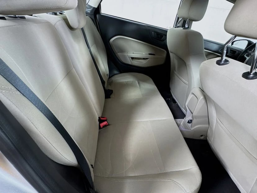 2017 Ford Fiesta - Image 30