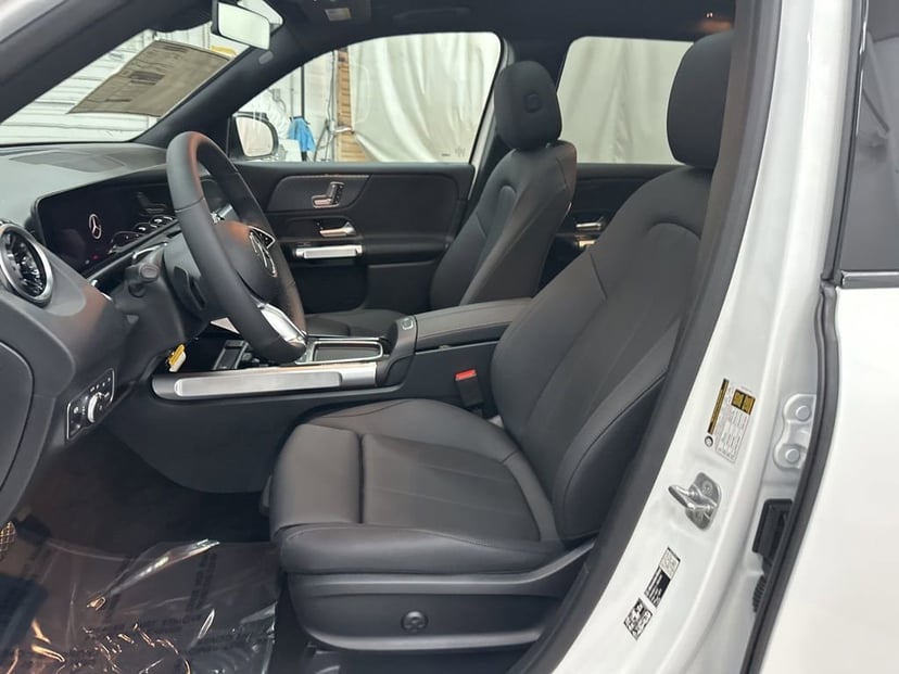 2026 Mercedes-Benz GLB - Image 52