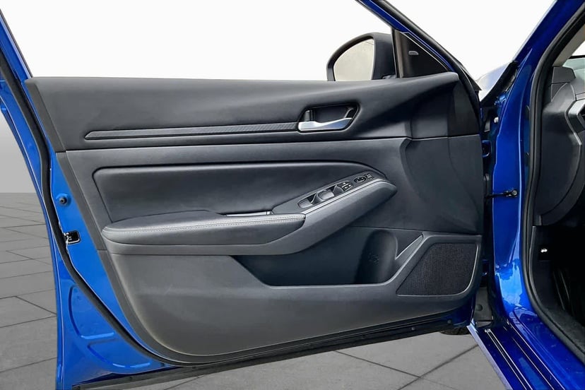 2025 Nissan Altima - Image 22
