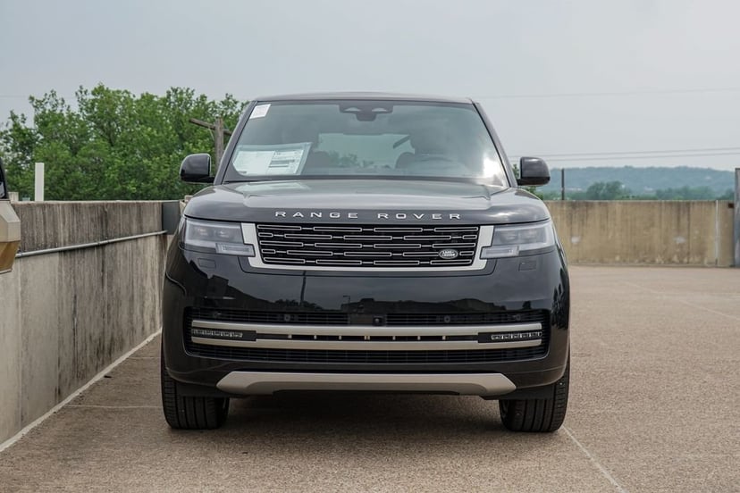 2026 Land Rover Range Rover - Image 2
