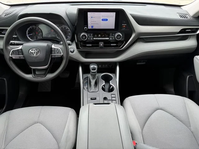 2023 Toyota Highlander - Image 22