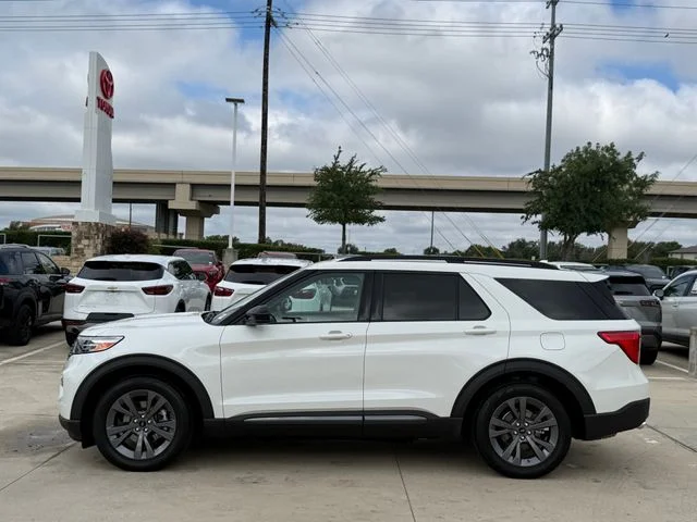 2023 Ford Explorer - Image 4
