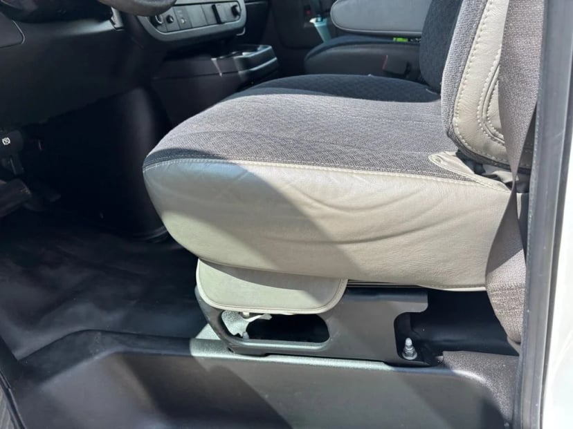 2021 Chevrolet Express 2500 - Image 24