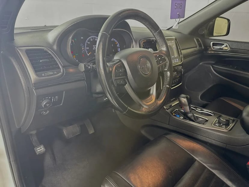 2020 Jeep Grand Cherokee - Image 9