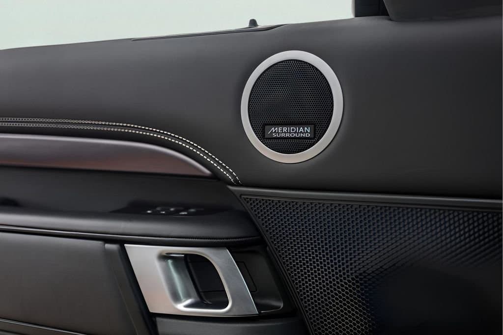 2024 Land Rover Discovery - Image 26