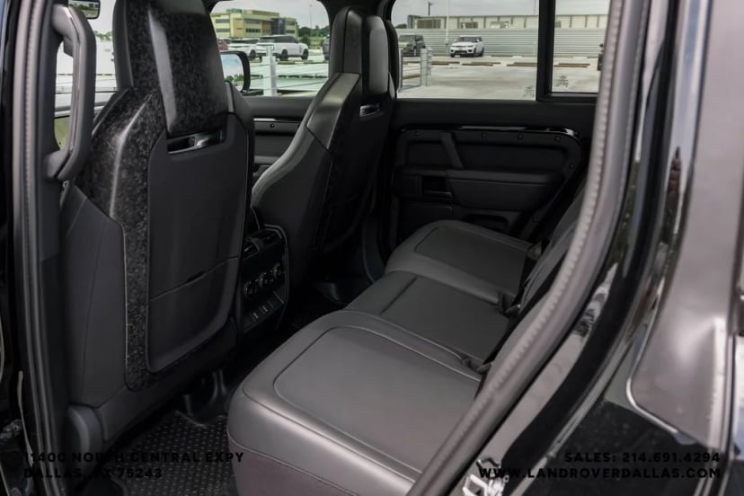 2026 Land Rover Defender 110 - Image 37