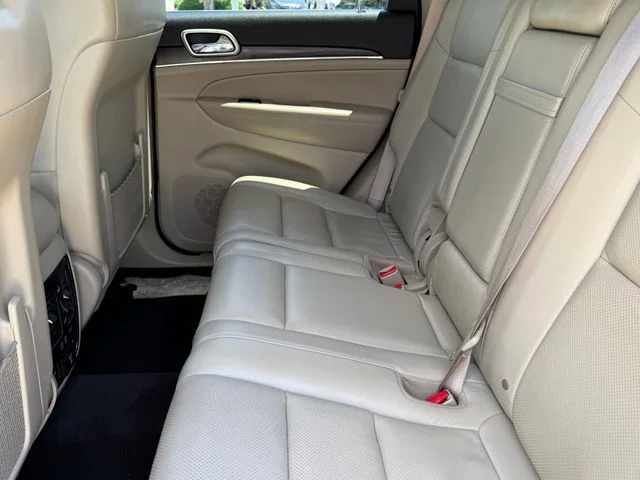 2017 Jeep Grand Cherokee - Image 25
