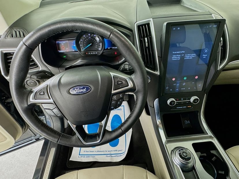 2022 Ford Edge - Image 13