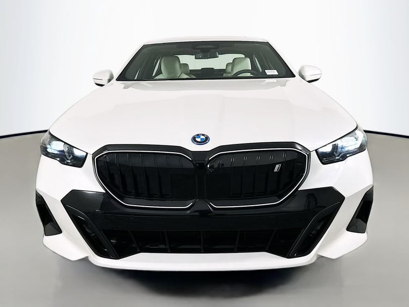 2027 BMW i5 - Image 2