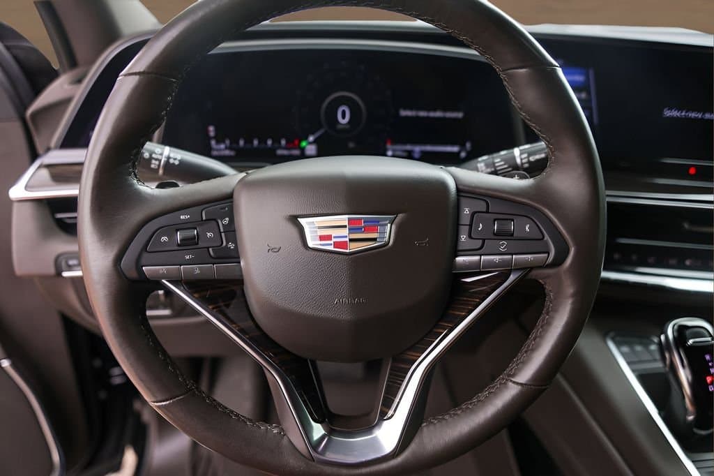 2021 Cadillac Escalade - Image 12