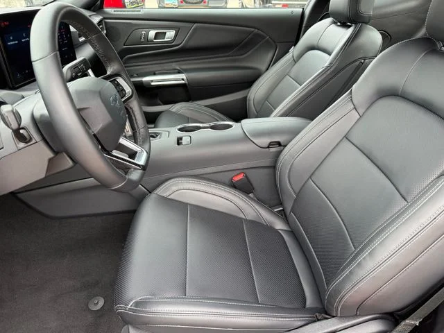 2026 Ford Mustang - Image 9