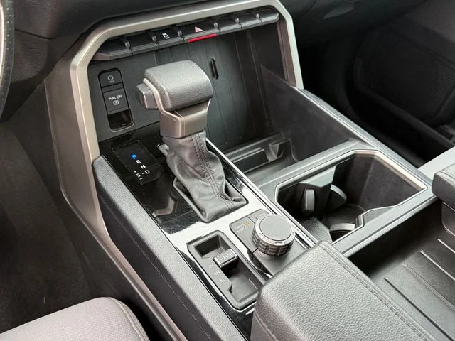 2022 Toyota Tundra - Image 17