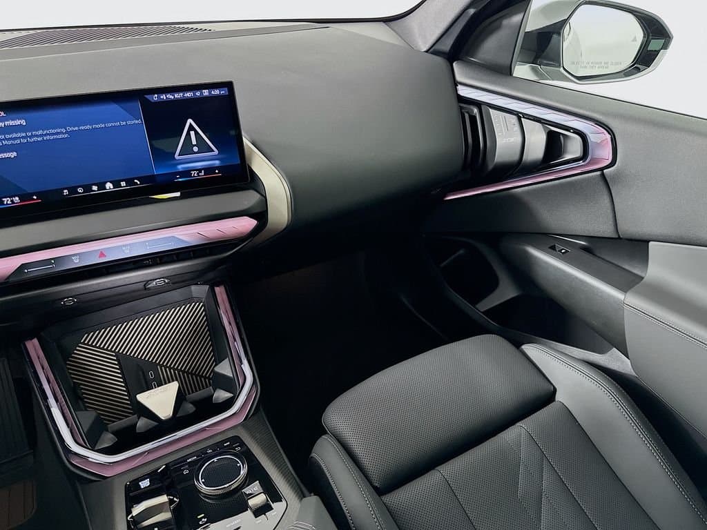 2025 BMW X3 - Image 22