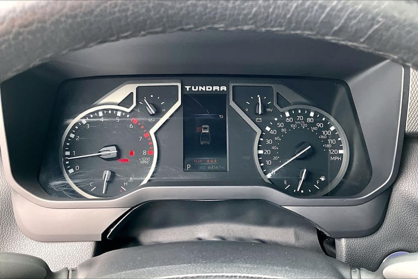 2022 Toyota Tundra - Image 25
