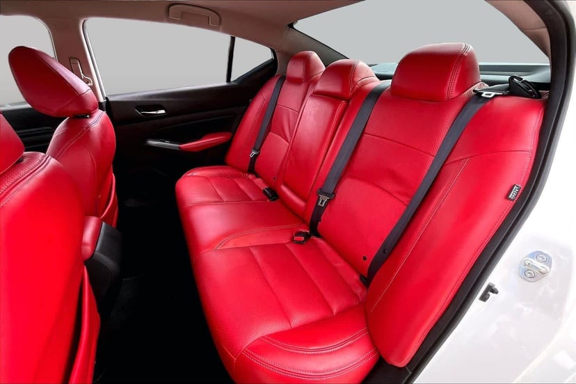 2020 Nissan Altima - Image 21