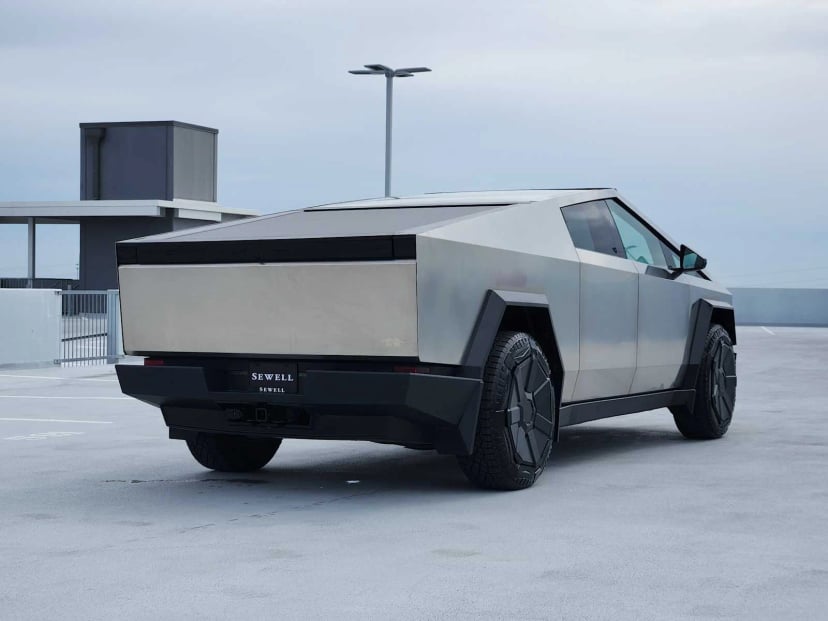2024 Tesla Cybertruck - Image 5