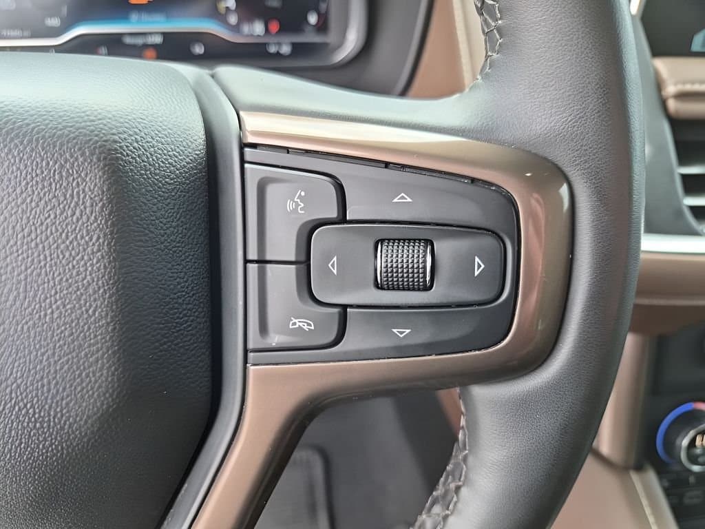 2023 Chevrolet Suburban - Image 35