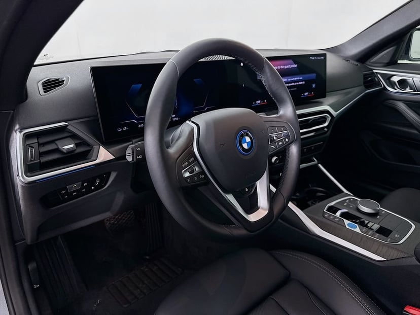 2023 BMW i4 - Image 9